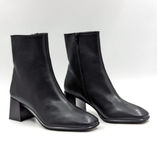 Jeffrey Campbell Women Black Faux Leather Retro 90s Style Square Boots size 9