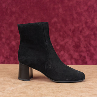 La Canadienne Women Kathy Black Suede Waterproof Dressy Office Boots size 8