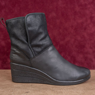 UGG Women Zea Ash Black Distress Leather Waterproof Wedge Boots size 12