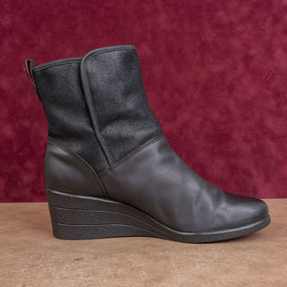 UGG Women Zea Ash Black Distress Leather Waterproof Wedge Boots size 12