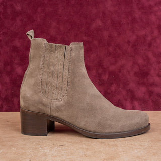 La Canadienne Wmn Prince Chelsea Western Cowboy Vibram Brown Suede Boots Sz 10
