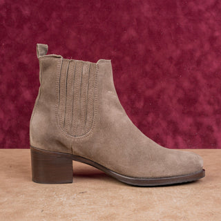 La Canadienne Wmn Prince Chelsea Western Cowboy Vibram Brown Suede Boots Sz 10