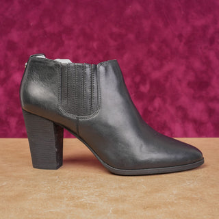 Michael Kors Women Black Leather Western Low Chelsea ankle boots size 11