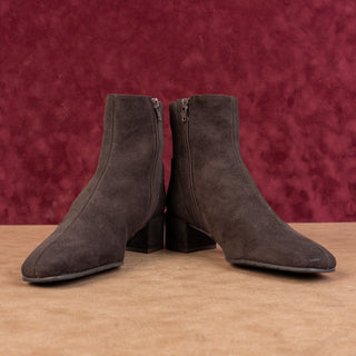 Aquatalia Women Loretta Brown Suede Zip Ankle Dress Office Boots sz 6.5