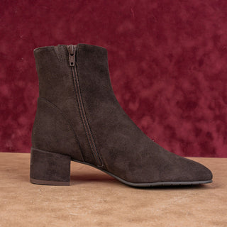 Aquatalia Women Loretta Brown Suede Zip Ankle Dress Office Boots sz 6.5