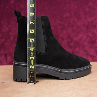 Tory Burch Women Black Suede TT Logo Lug fashion Chelsea Boots sz 8.5