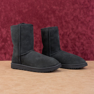 UGG Women Classic Short II Black Suede Shearling Lined Winter Boots sz 10