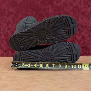 UGG Women Classic Short II Black Suede Shearling Lined Winter Boots sz 10