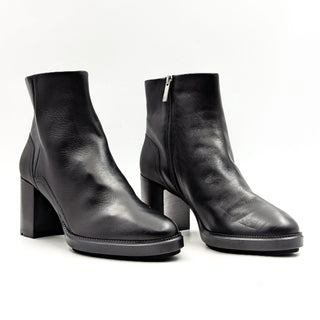 Aquatalia Women Illiana Weatherproof Black Leather Office Dressy Boots size 10