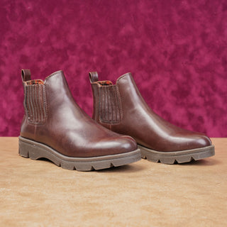 BOC Women Erin Comfort Vegan Brown Leather Chelsea Boots size 6