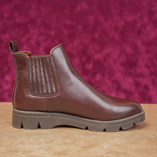 BOC Women Erin Comfort Vegan Brown Leather Chelsea Boots size 6