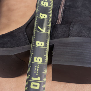 Blondo Women Carmine Black Leather Zip Waterproof Moto Ankle Boots sz 9.5