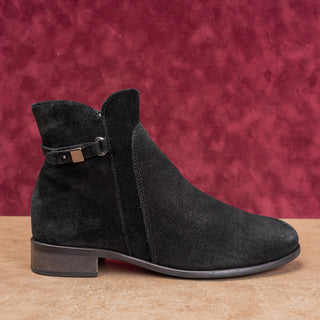 La Canadienne Women Black Suede Low Fashion Fall Ankle Chelsea Boots sz 7.5