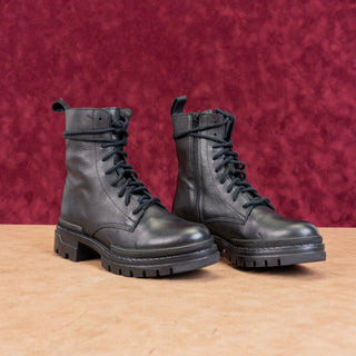 Steve Madden Women Jasi Black Leather Festival party Combat Boots sz 7.5