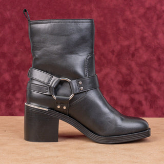 DKNY Women Nolan Vegan Leather Harness Moto Biker Ankle Boots sz 7