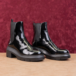 Stuart Weitzman Women Norah Chelsea Black Patent Leather Platform Boots size 9