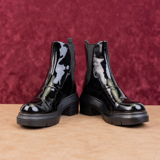 Stuart Weitzman Women Norah Chelsea Black Patent Leather Platform Boots size 9