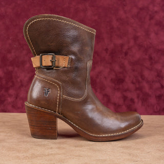 Frye Women Carmel dark brown Leather Strap Western Cowboy Ankle Boots sz 6.5