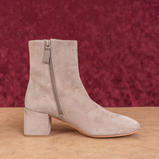 Vince Kaye Boots Woodsmoke Suede Block Heel Square Toe Womens Sz 11 EUR 41
