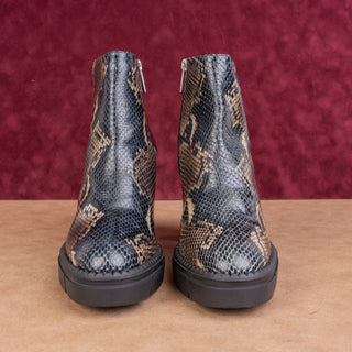 Aquatalia Women Lola Snake Print Platform Heel Zip Ankle Boots sz 9.5