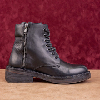 Vintage Foundry Women Allison Burnished Black Leather Lace-up Combat Boots sz 8