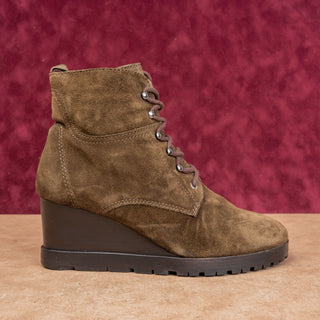 Aquatalia Women Chance Brown Suede Lace-up Zip Wedge Ankle boots sz 9.5