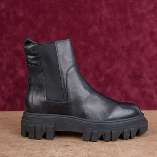 Marc Fisher Women Meron Chunky Black Leather Chelsea Platform Boots sz 8.5