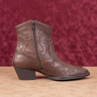 Seychelles Women Upside Brown Leather Western Cowboy Boots size 9