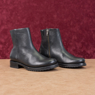 Frye Women Veronica Inside Zip Moto Biker Black Ankle Leather Lug Boots size 7.5