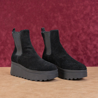 Calvin Klein Women Nevia Black Suede Platform Slip on Chelsea Ankle Boots sz 7.5