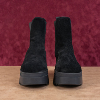 Calvin Klein Women Nevia Black Suede Platform Slip on Chelsea Ankle Boots sz 7.5