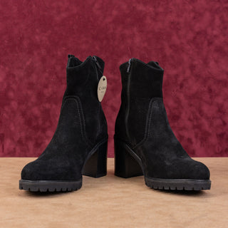 La Canadienne Women Phinn Black Suede Waterproof Western Zip Ankle Boots sz 8