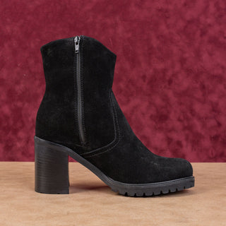 La Canadienne Women Phinn Black Suede Waterproof Western Zip Ankle Boots sz 8