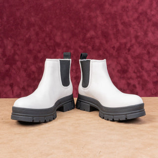 UGG Women Ashton Platform Fashion Slip-on White Chelsea Boots sz 8.5