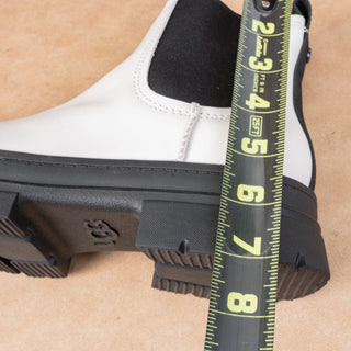 UGG Women Ashton Platform Fashion Slip-on White Chelsea Boots sz 8.5