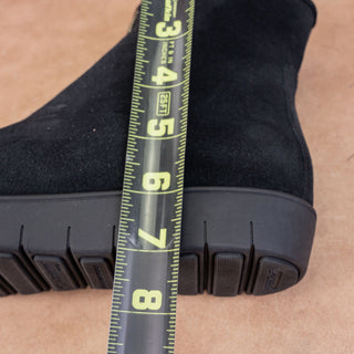 La Canadienne Women Barb Black Suede Front Zip Waterproof Wedge Boots sz 8