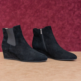 Pelle Moda Women Erla Black Suede Wedge Ankle Zip Boots sz 10