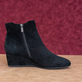 Pelle Moda Women Erla Black Suede Wedge Ankle Zip Boots sz 10