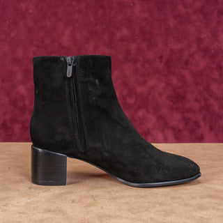 Vince Women Arabel Black Suede Zip Dress Office Ankle Boots sz 7US EUR37