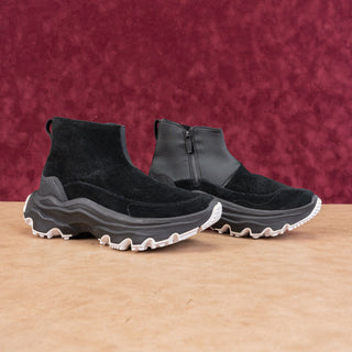 Sorel Women Kinetic Break Black Suede Zip Ankle Sneaker Boots sz 9