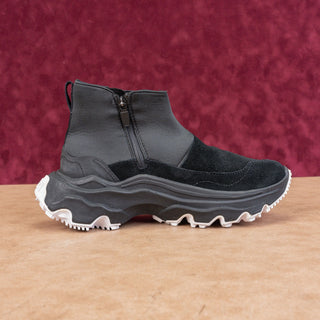 Sorel Women Kinetic Break Black Suede Zip Ankle Sneaker Boots sz 9