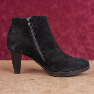 La Canadienne Waterproof Black Suede Dress Heel Zip Ankle Boots sz 9.5