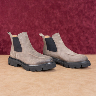 Sofft Women Samira Grey Distressed Suede Chelsea Lug Ankle Boots size 8