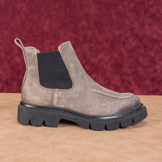 Sofft Women Samira Grey Distressed Suede Chelsea Lug Ankle Boots size 8