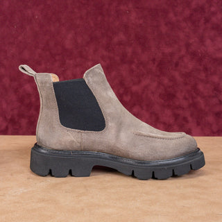 Sofft Women Samira Grey Distressed Suede Chelsea Lug Ankle Boots size 8