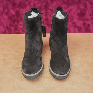 Trask Women Cassy Black Suede Zip Waterproof Ankle Boots size 6US EUR36