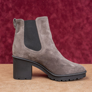 Vince Women Henderson Waterproof Chelsea Grey Suede Boots sz 10EUR40
