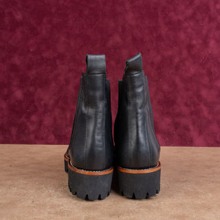 Patricia Green Women Black Leather Fashion Chelsea Lug Lightweight Boots sz 8