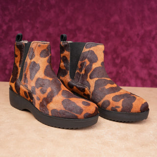 Louise et Cie Women Zareb Leopard Print Calf Hair Slip Chelsea Boots 7.5US EUR38