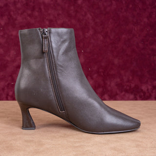 Sanctuary Women Sleek Brown Leather Fashion Dress Ankle Boots sz 8